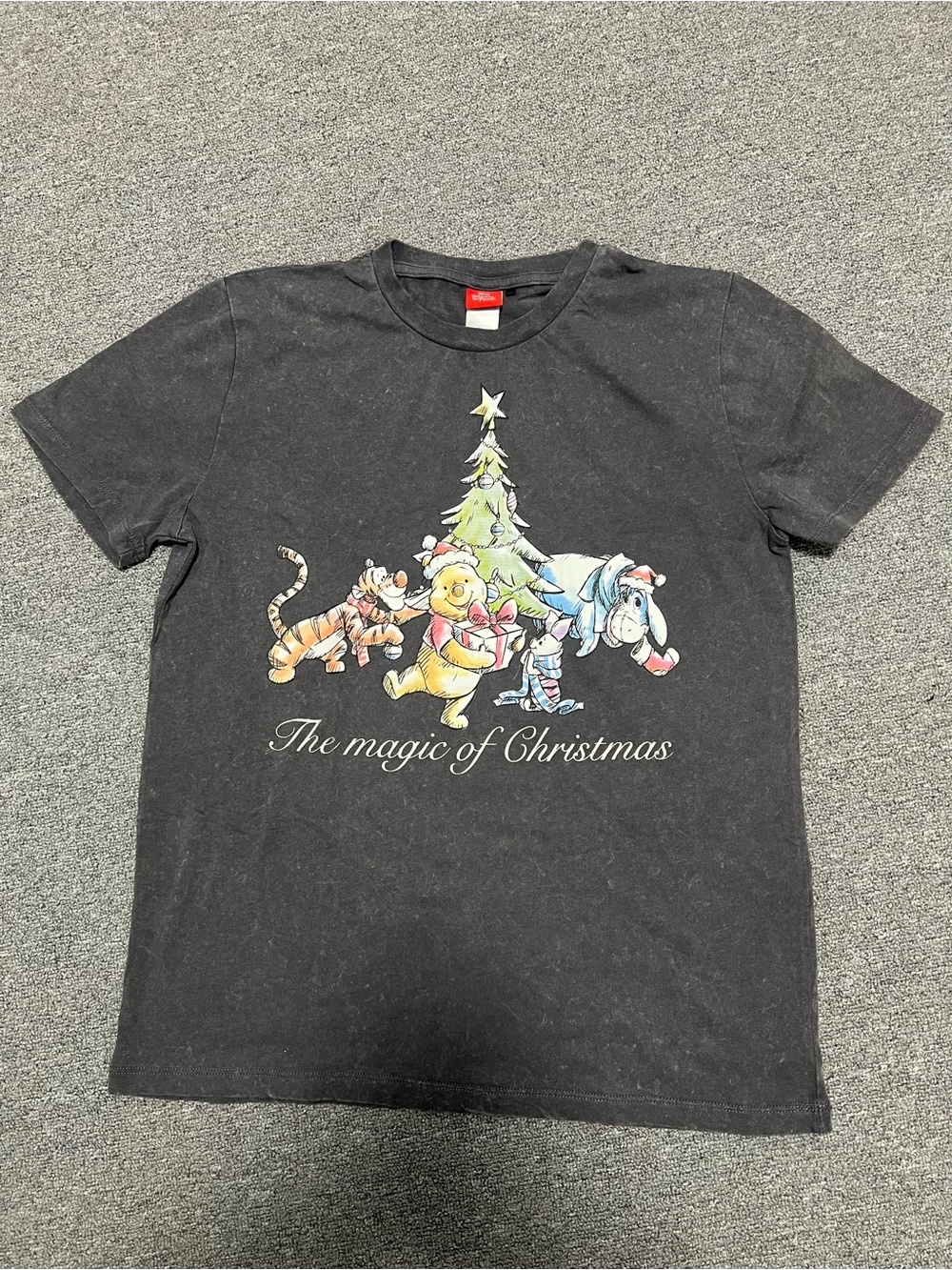 Grey ‘The Magic of Christmas' Winnie the Pooh Holiday Tee Women’s size 10